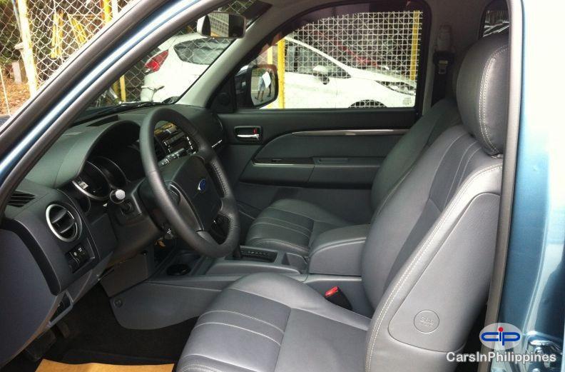 Ford Everest Automatic 2013 - image 3