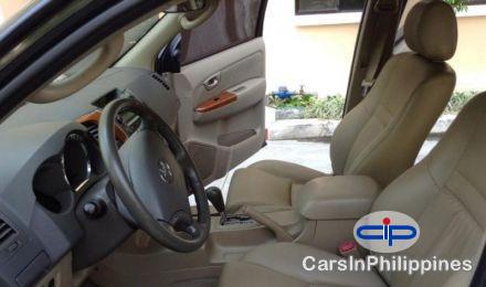 Toyota Fortuner Automatic 2011 - image 5