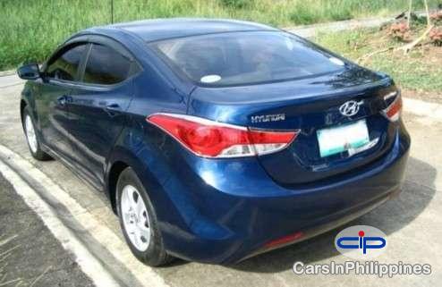 Hyundai Elantra Automatic - image 3
