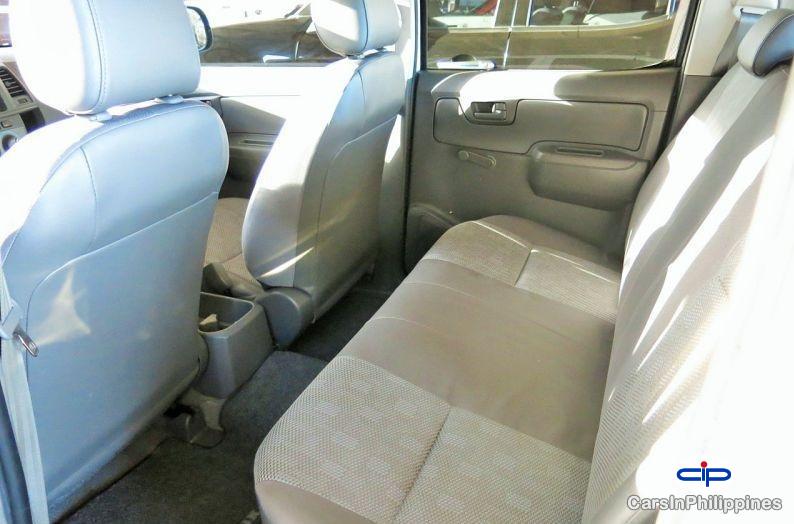 Toyota Hilux Manual 2013 in Philippines