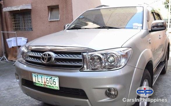Picture of Toyota Fortuner Automatic 2011
