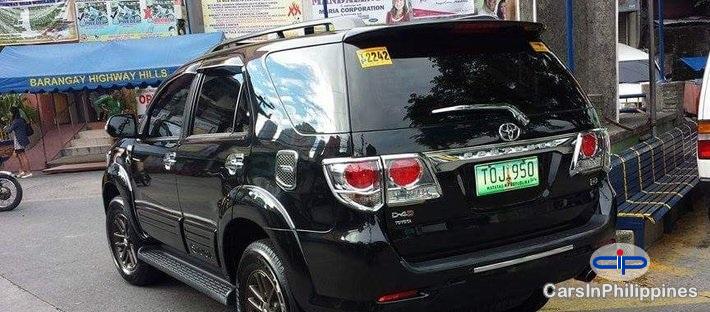 Toyota Fortuner Automatic 2012 - image 6