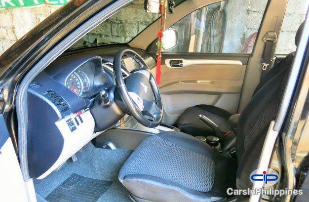 Mitsubishi Montero Sport Automatic 2010 - image 3