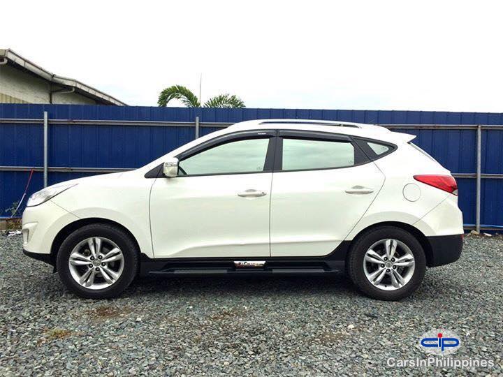 Hyundai Tucson Automatic - image 2