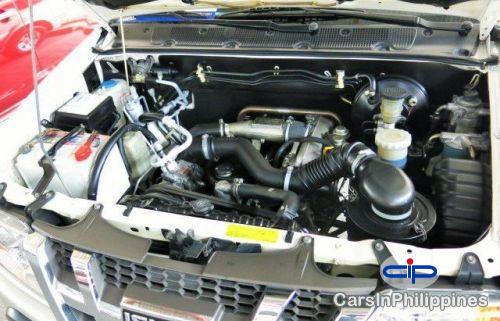 Isuzu Crosswind Manual 2010 - image 9