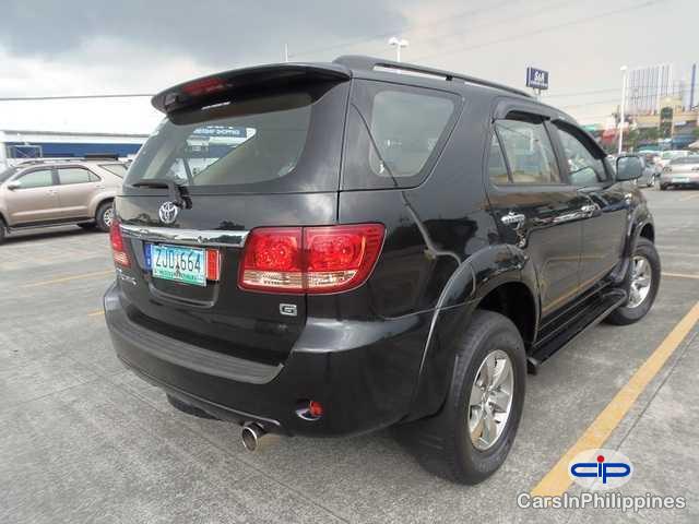 Toyota Fortuner - image 3