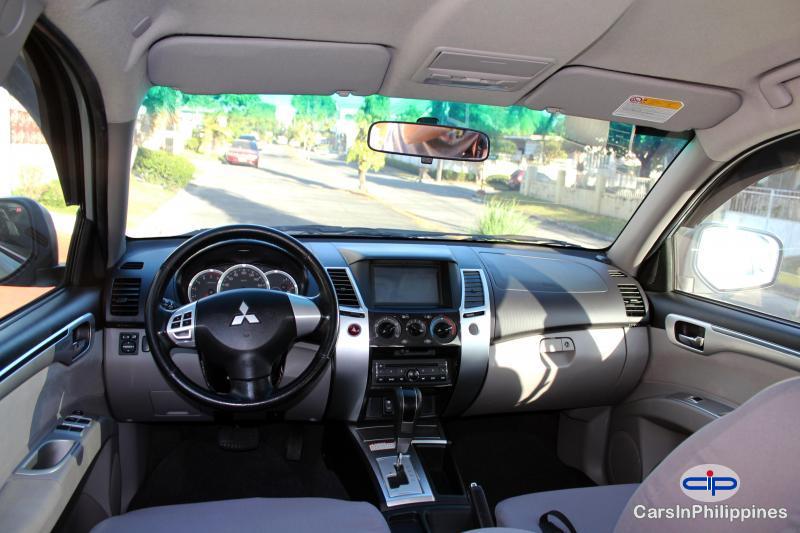 Mitsubishi Montero Sport - image 3