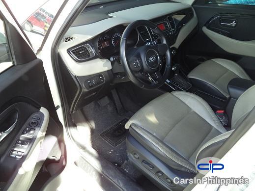 Kia Carens Automatic 2015 - image 3