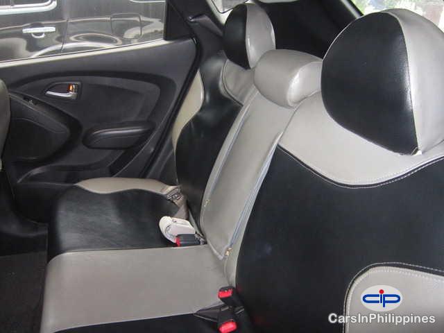 Hyundai Tucson Manual - image 7