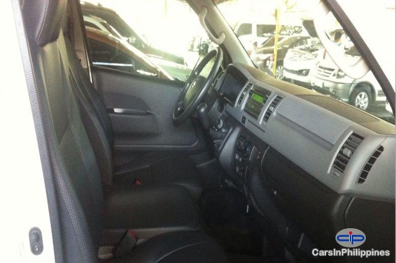 Toyota Hiace Manual 2011 in Metro Manila