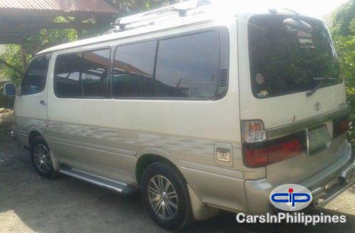 Toyota Hiace Manual 2002 - image 3