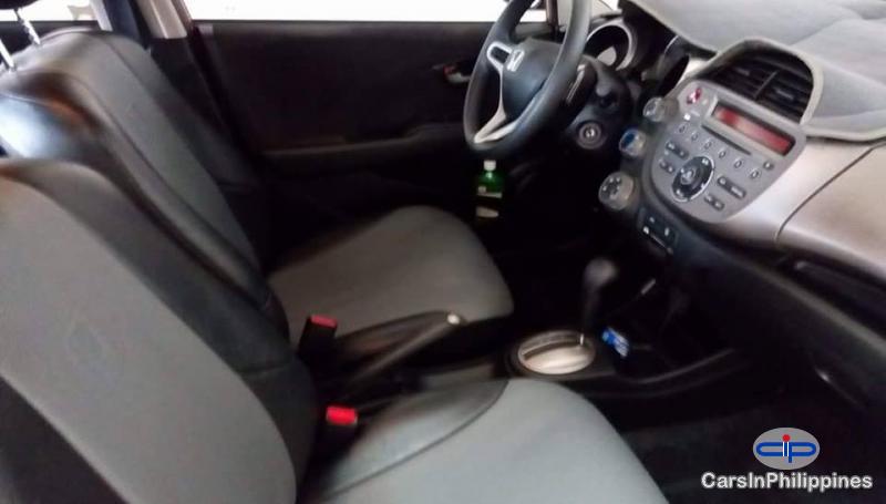 Honda Jazz Automatic - image 4
