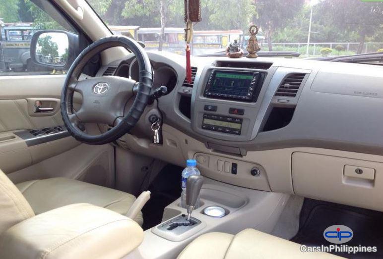 Toyota Fortuner - image 2