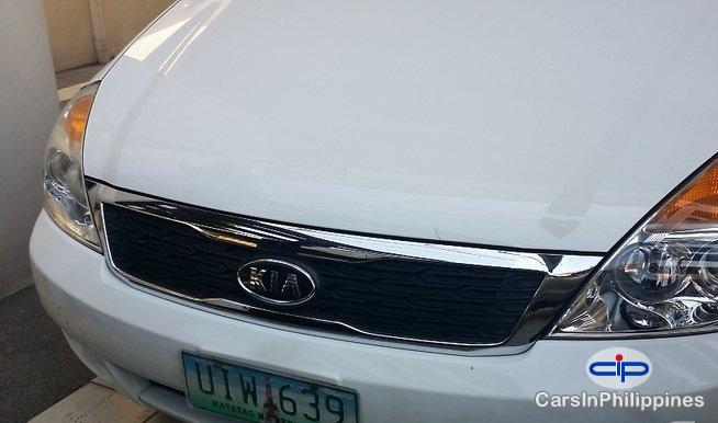 Pictures of Kia Carnival Automatic 2012