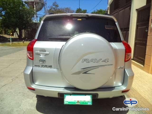Toyota RAV4 Automatic - image 3