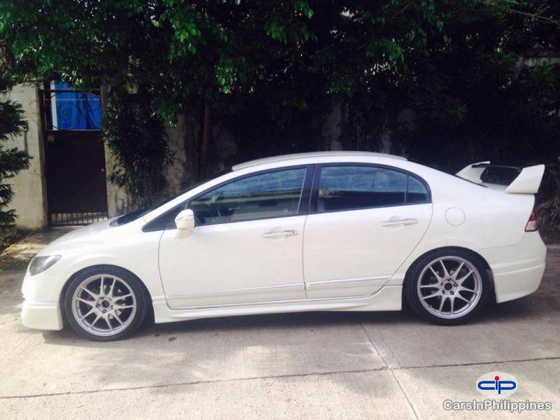 Honda Civic Automatic - image 3