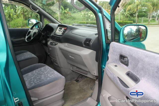 Nissan Serena in Albay