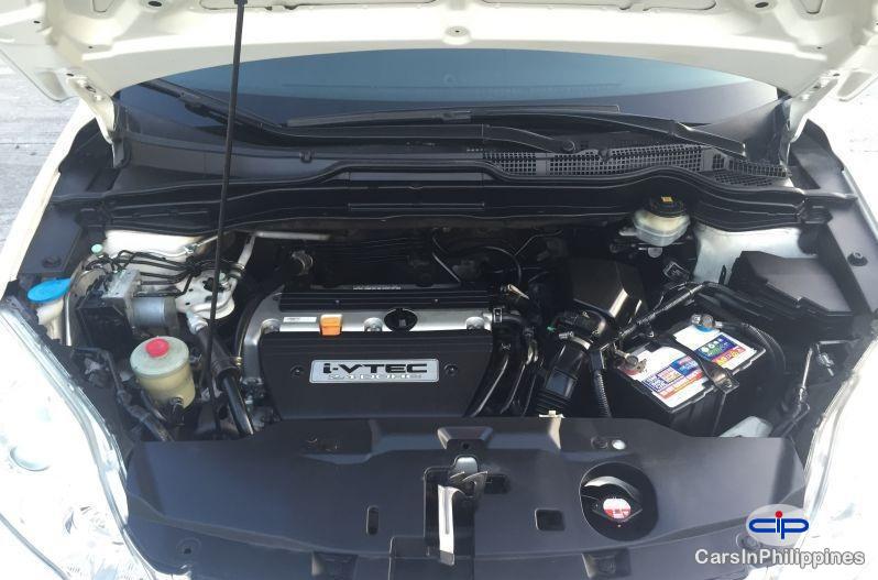 Honda CR-V Automatic - image 10