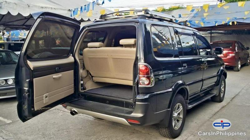 Isuzu Automatic 2010 - image 8