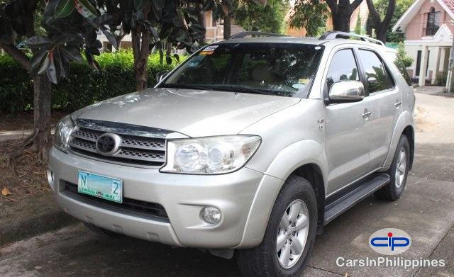 Picture of Toyota Fortuner Automatic 2010