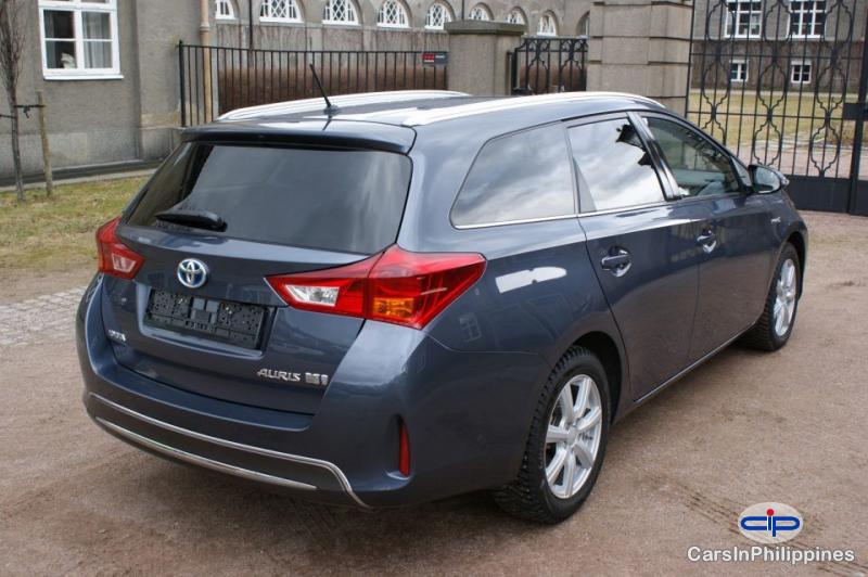 Toyota Auris Manual 2015 - image 2