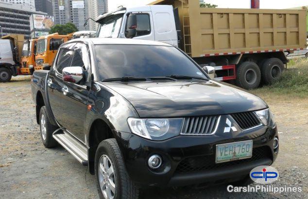 Picture of Mitsubishi Strada Manual 2009