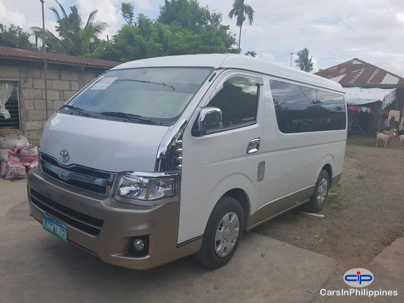 Pictures of Toyota Granvia Automatic