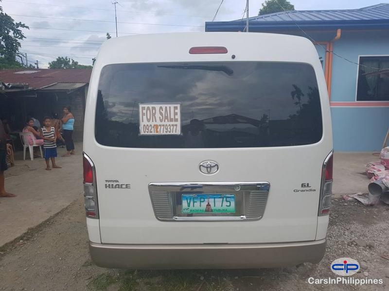 Toyota Granvia Automatic - image 3