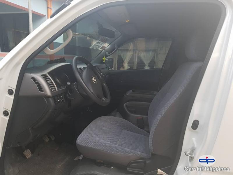 Toyota Granvia Automatic - image 5