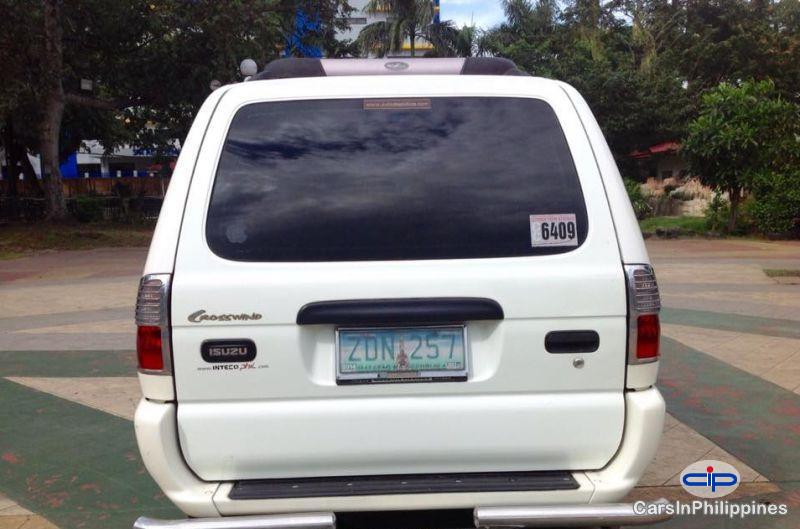 Isuzu Crosswind Manual 2006 - image 9