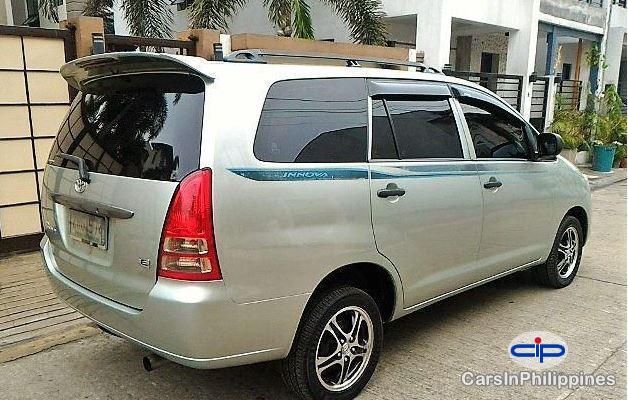 Toyota Innova - image 3