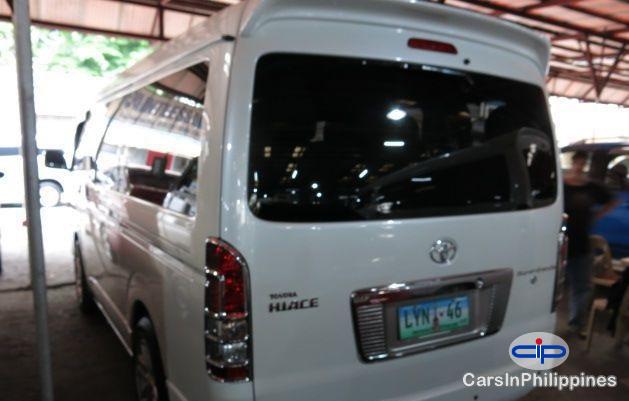 Toyota Hiace Automatic 2013 - image 2