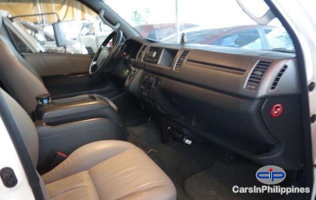 Toyota Hiace Automatic 2013 - image 4