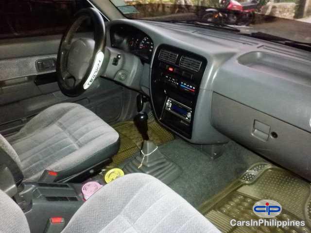 Nissan Frontier Manual 2001 - image 2