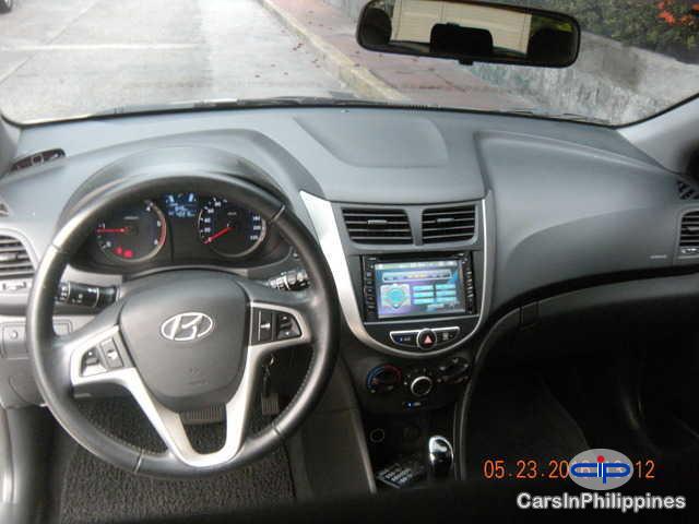 Hyundai Accent Automatic 2013 - image 2
