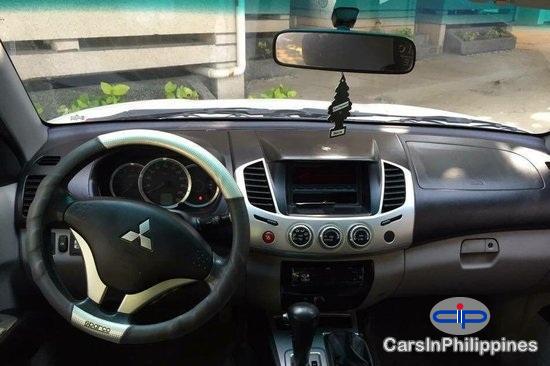 Mitsubishi Strada Automatic 2010
