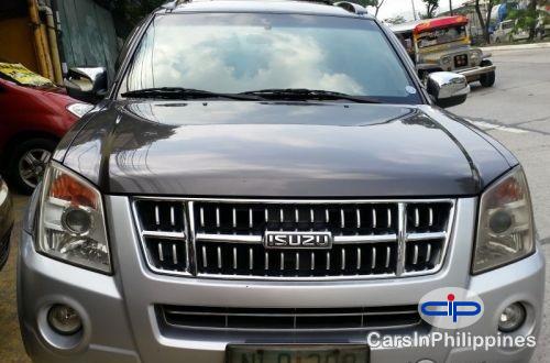 Pictures of Isuzu Alterra Automatic 2009