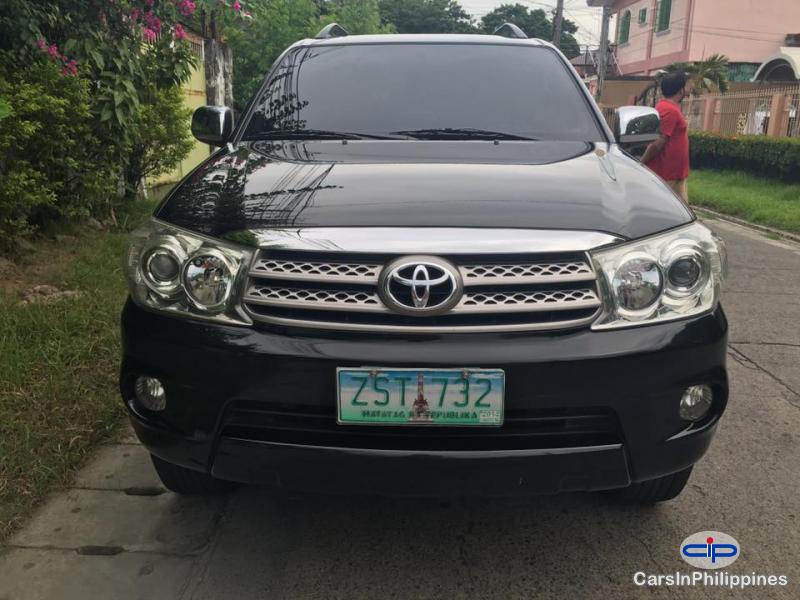 Picture of Toyota Fortuner Automatic 2009