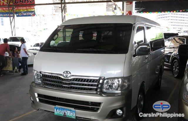 Toyota Hiace Automatic 2010 - image 2