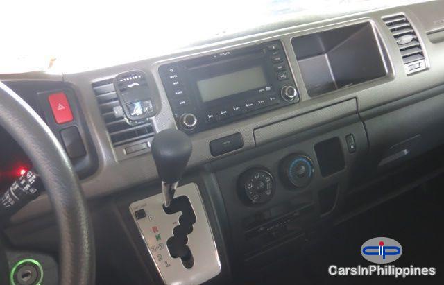 Toyota Hiace Automatic 2010 - image 3