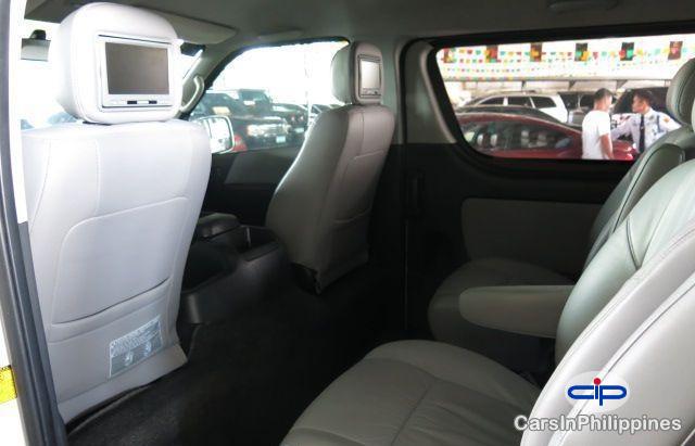 Toyota Hiace Automatic 2010 - image 9
