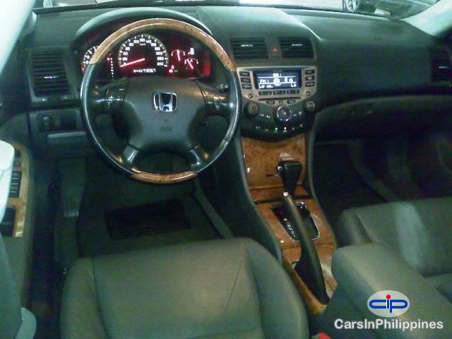 Honda Accord 2005 - image 2