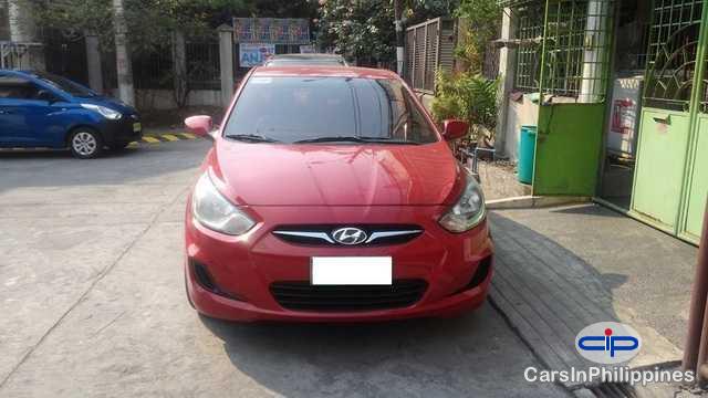 Pictures of Hyundai Accent Automatic 2012
