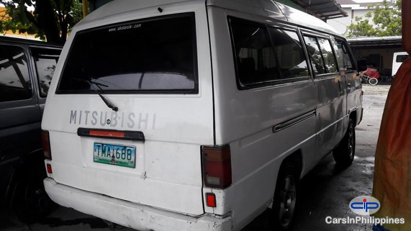 Picture of Toyota Hiace Manual 1994