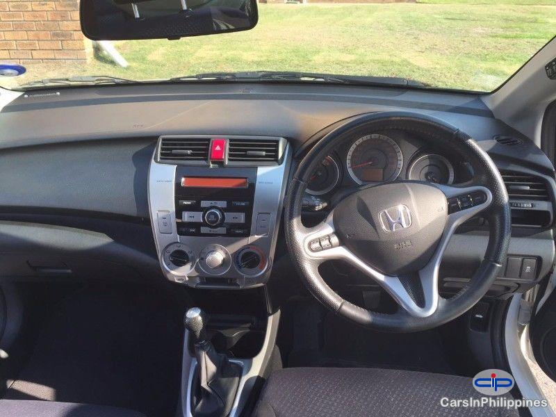 Honda Jazz Manual - image 2