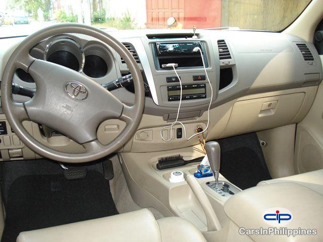 Toyota Fortuner - image 3