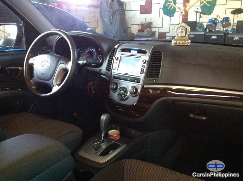 Hyundai Santa Fe Automatic - image 3