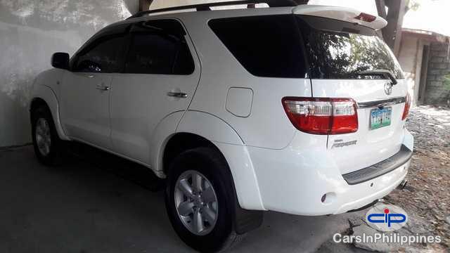 Picture of Toyota Fortuner Automatic 2010