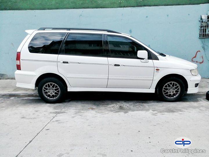 Pictures of Mitsubishi Grandis Automatic 2000