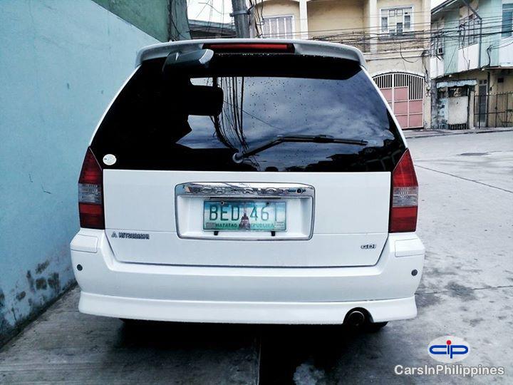 Mitsubishi Grandis Automatic 2000 - image 3